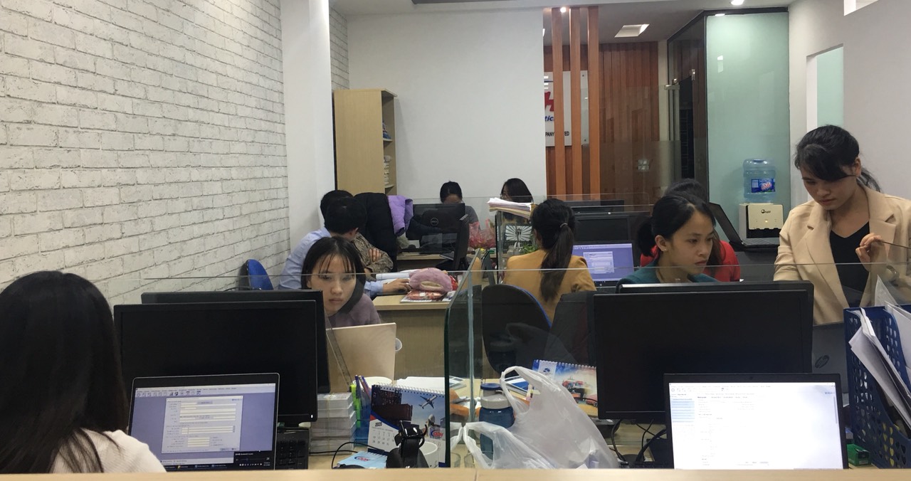 Hình ảnh đào tạo nghiệp vụ mua hàng quốc tế tại trung tâm VinaTrain (Nguồn: VinaTrain)